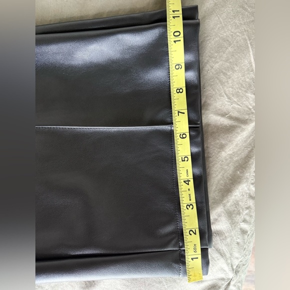 Because of Alice Black Faux Leather Wide-Leg Pants M NWT Viral Y2K Quiet Luxury - Picture 8 of 8
